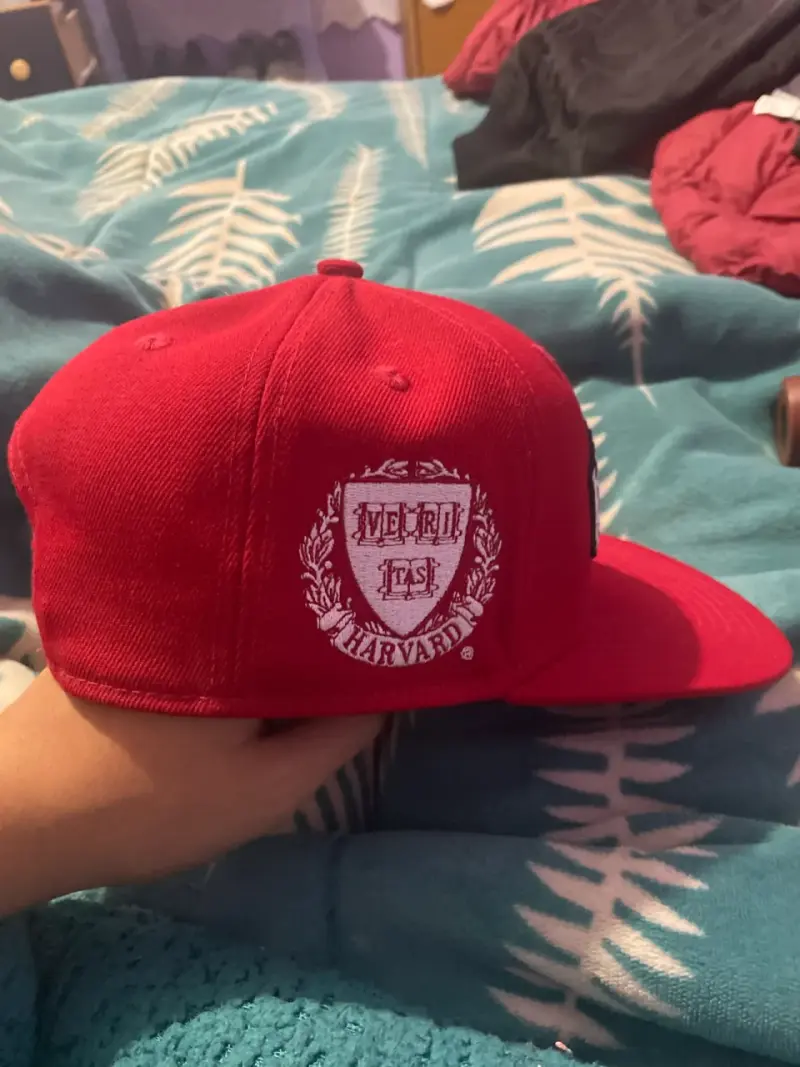 Gorra roja Harvard - 2
