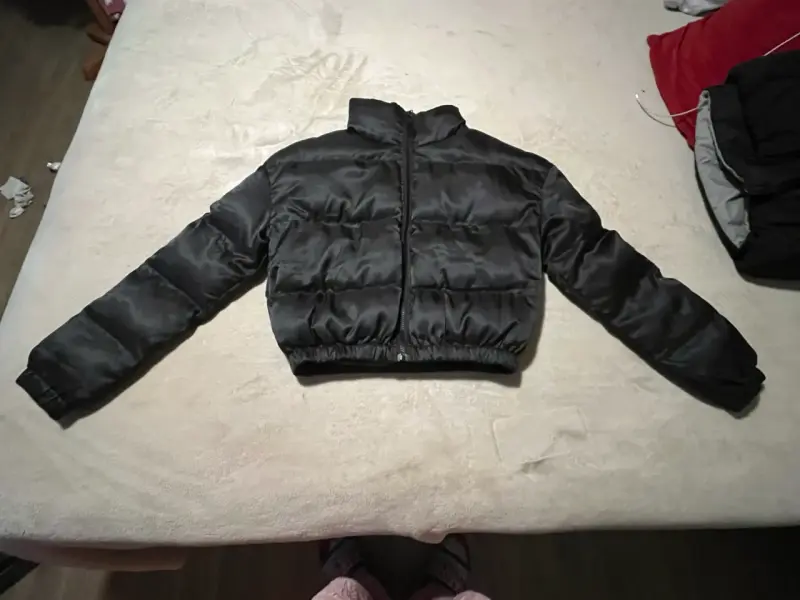 Chaqueta negra acolchada - 1