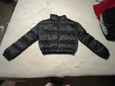 Chaqueta negra acolchada - miniatura 1