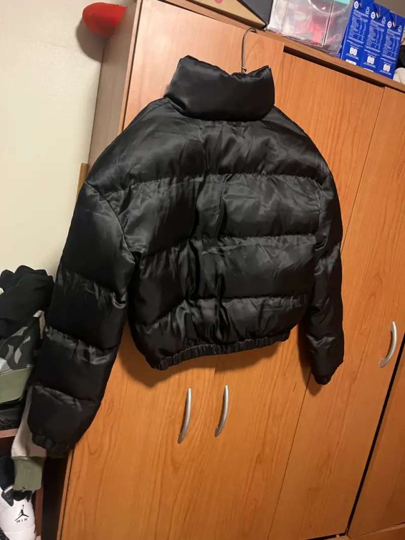 Chaqueta negra acolchada - 4