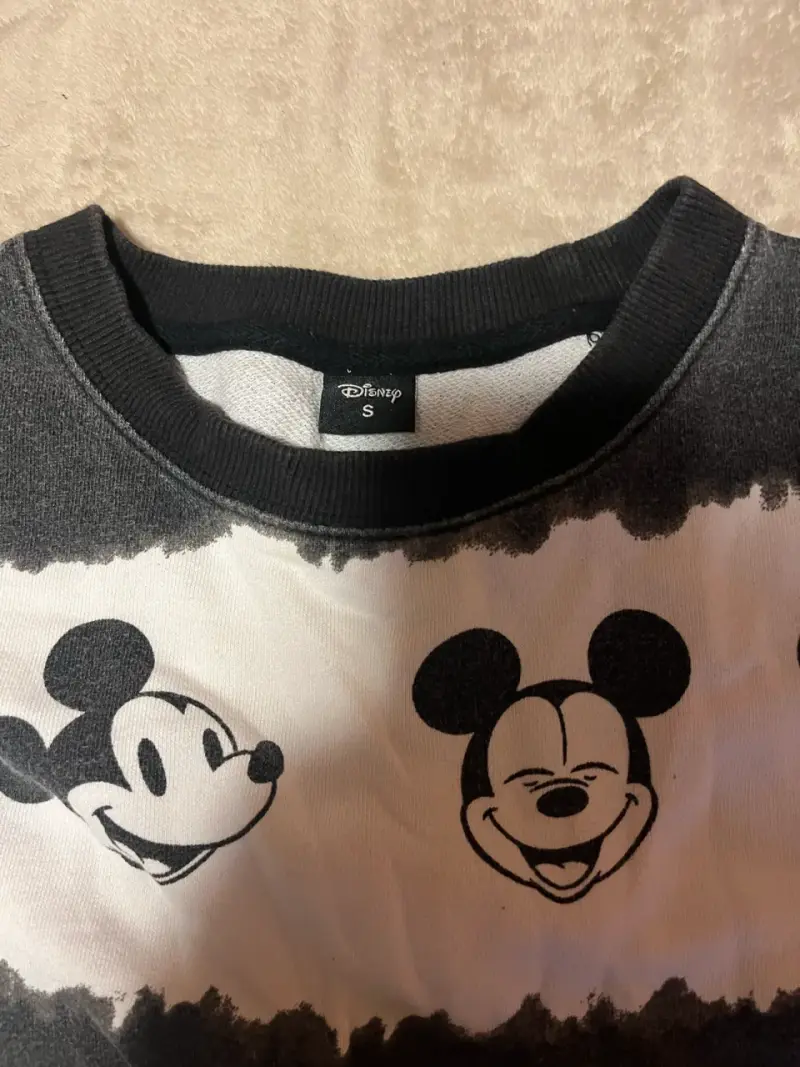 Polerón Mickey Mouse gris y blanco - 2