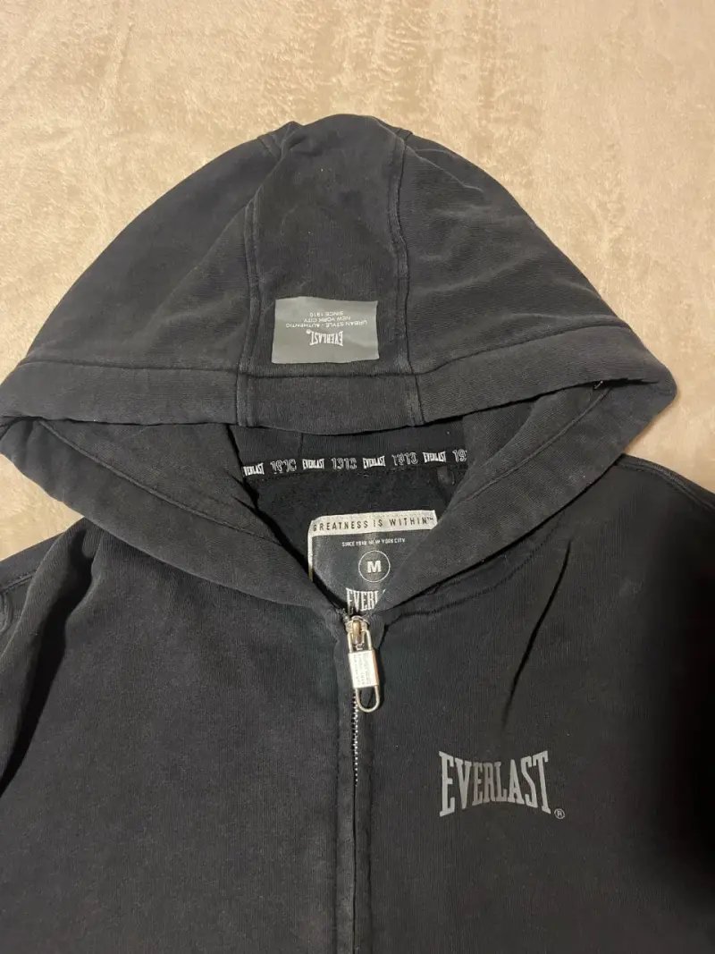 Polerón negro con capucha Everlast - 2