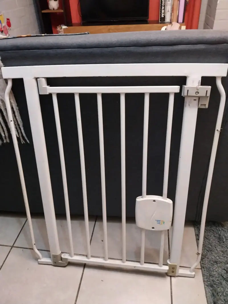 Reja de seguridad blanca