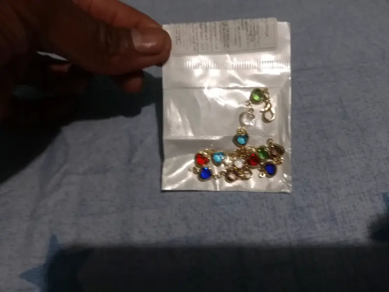 Anillo dorado en empaque - 6