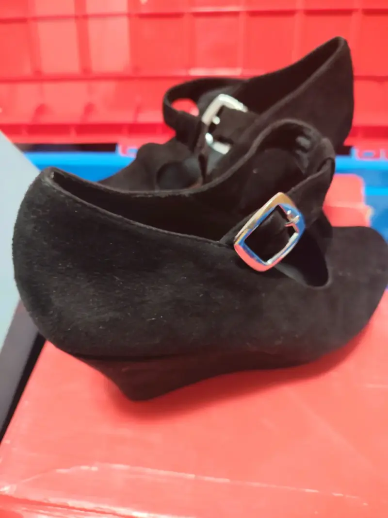 Zapatos negros con hebilla - 2