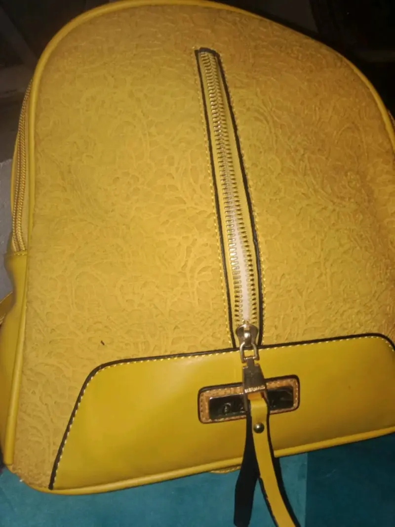 Cartera blanca con perlas y otras - 3