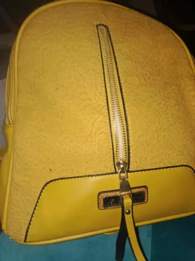 Cartera blanca con perlas y otras - miniatura 3