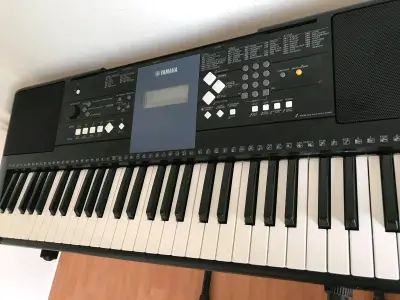 Teclado Yamaha portátil - miniatura 1