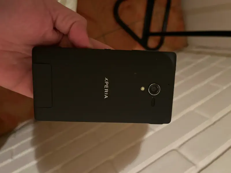 Teléfono Sony Xperia usado - 1