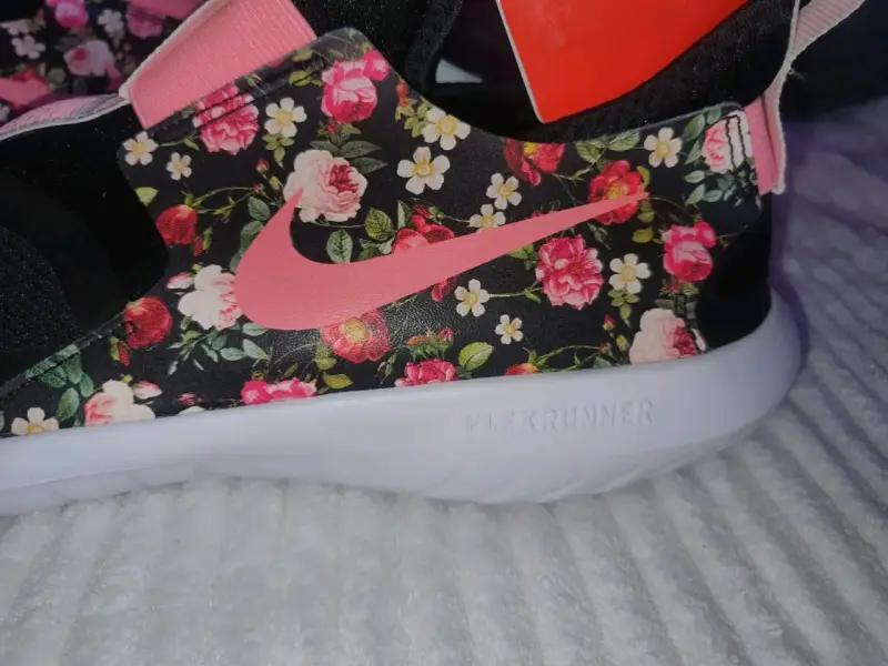 Zapatillas negras florales - 3