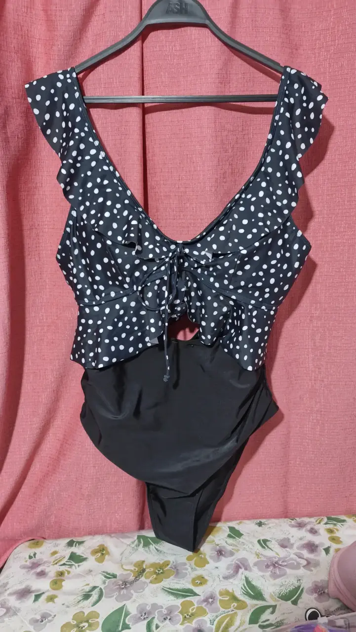 Traje de baño con lunares