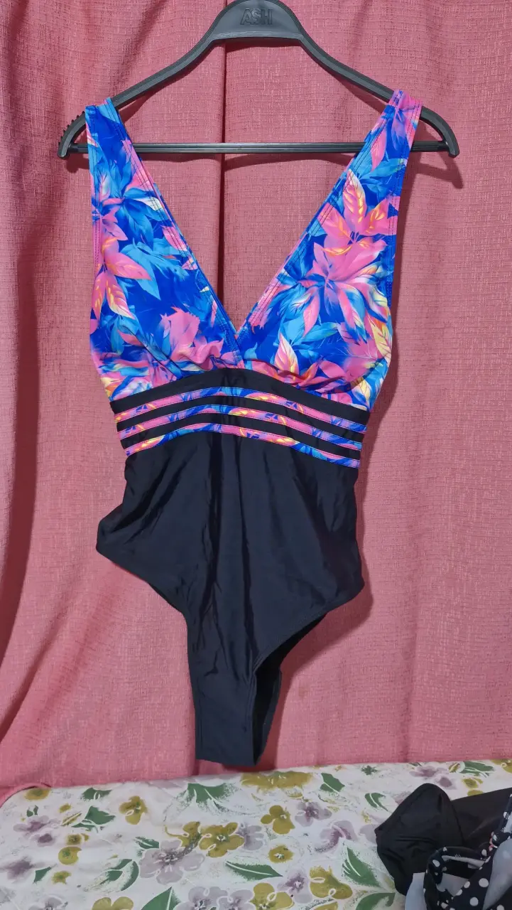 Traje de baño estampado tropical