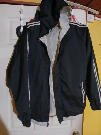 Chaqueta deportiva negra con rayas - miniatura 2