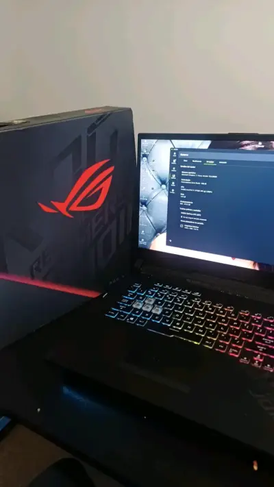Laptop gaming ASUS ROG RGB - miniatura 1