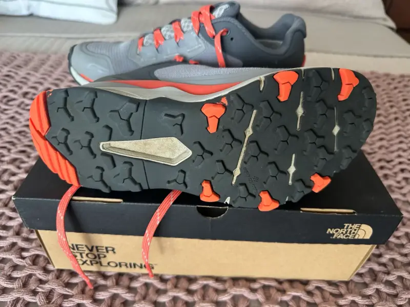 Zapatillas The North Face grises - 2