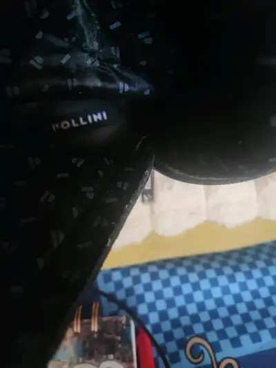 Botines negros con hebillas - miniatura 3
