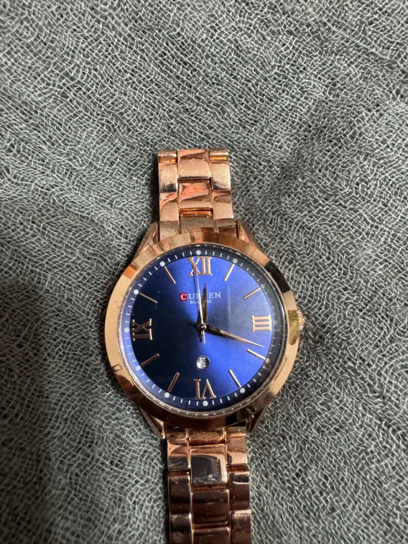 Reloj elegante dorado y azul - 2