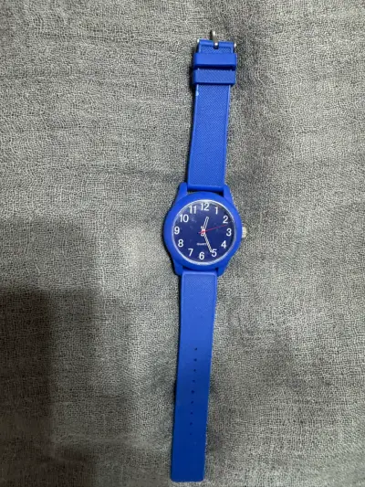 Reloj azul para muñeca - miniatura 1