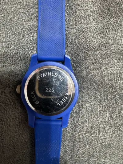 Reloj azul para muñeca - miniatura 3