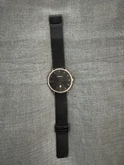 Reloj negro marca Curren - miniatura 2