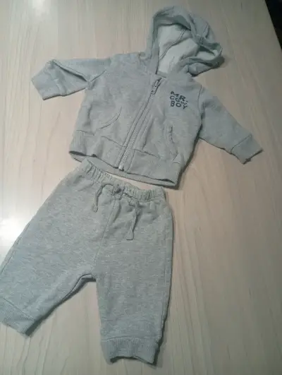 Conjunto buzo gris bebé - miniatura 1