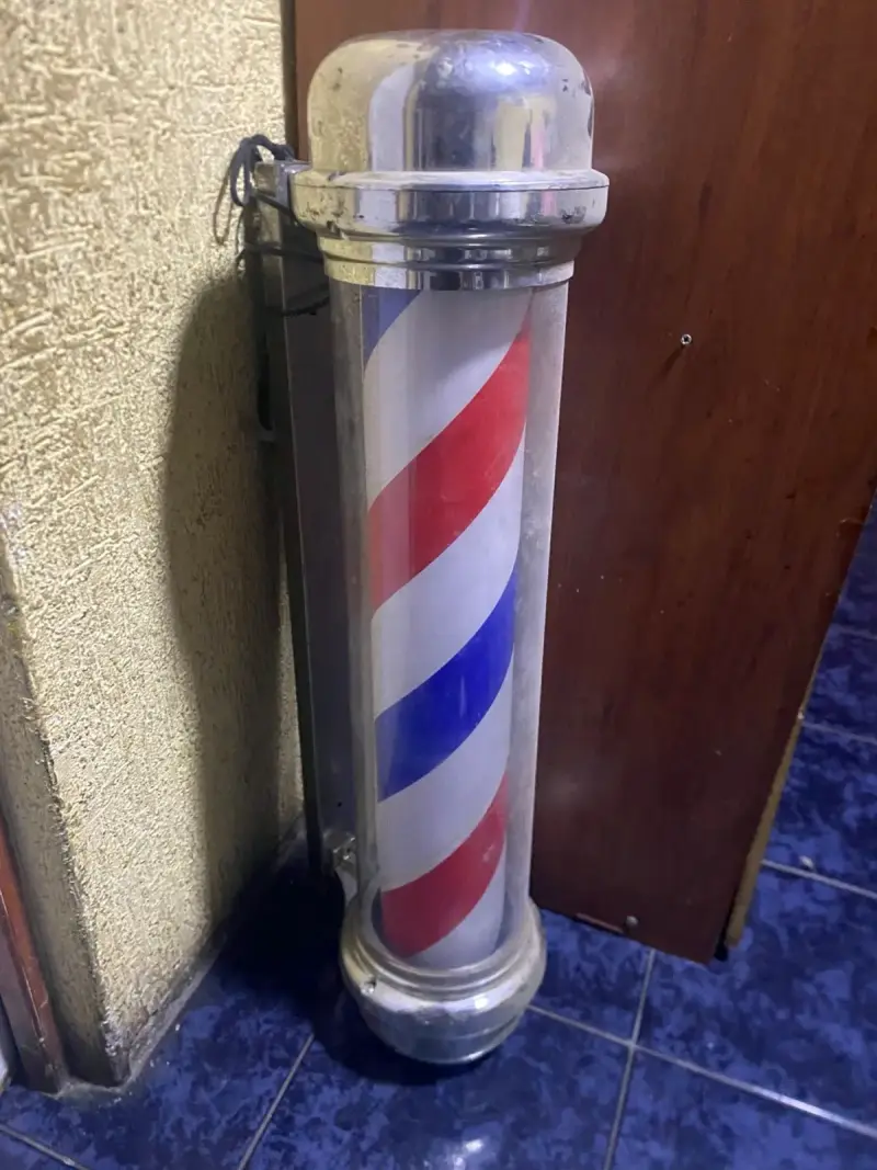 Letrero de barbería clásico - 1