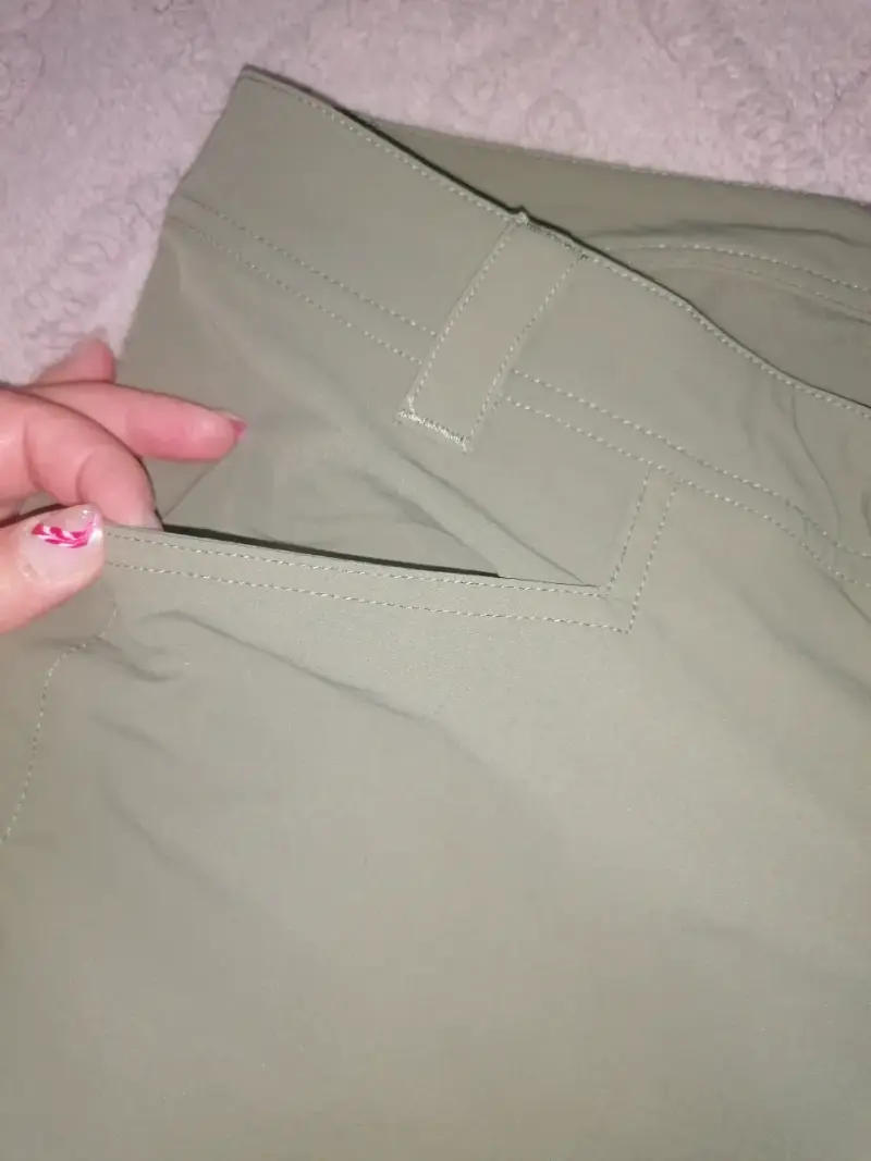 Pantalones cargo verdes - 1