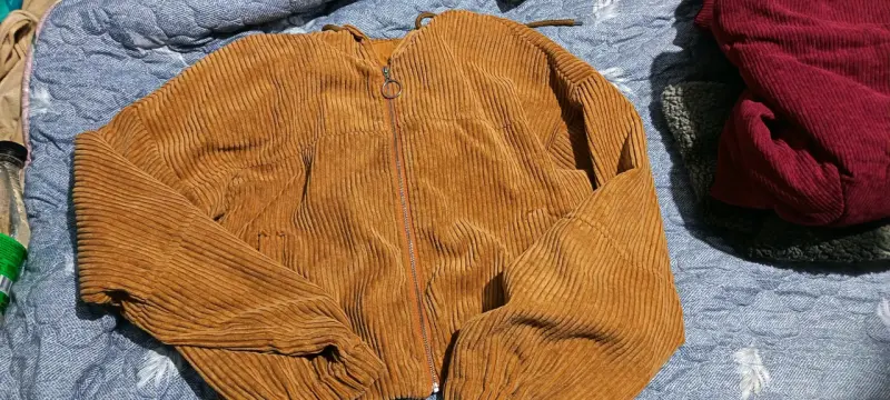 Chaqueta negra con cierre - 3