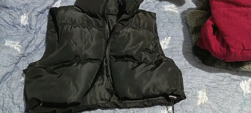 Chaqueta negra con cierre - 4