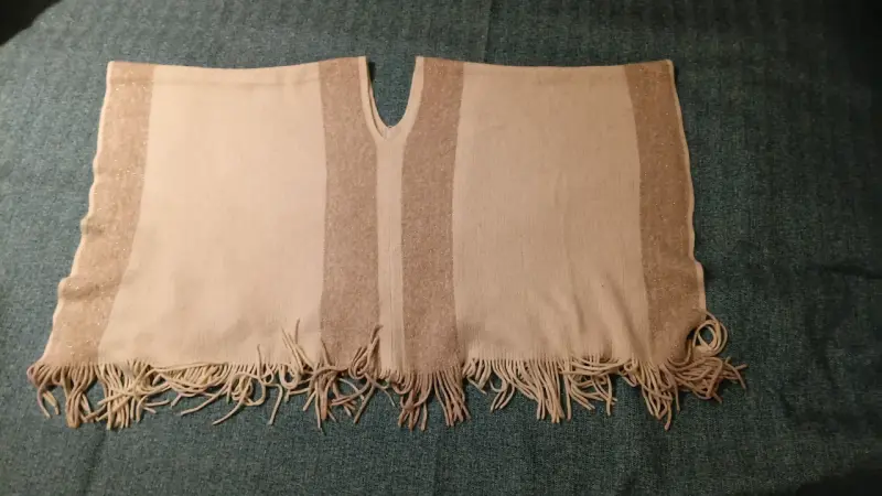 Poncho de lana con diseño étnico - 2