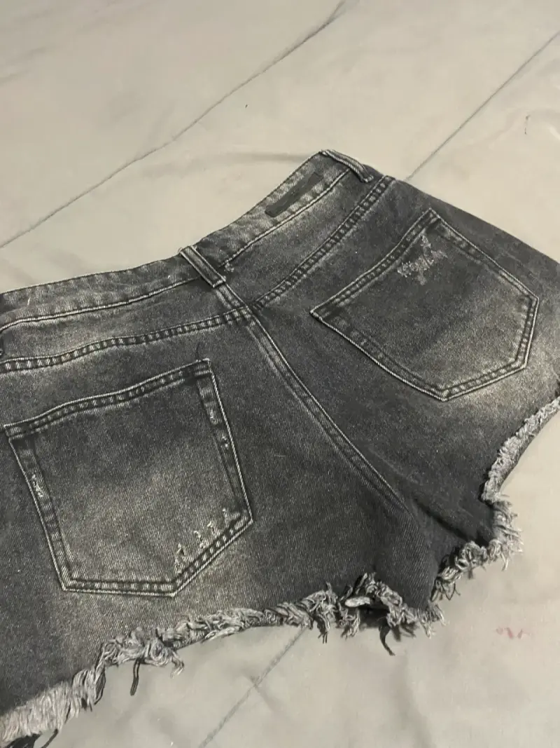Shorts de mezclilla gastados - 3