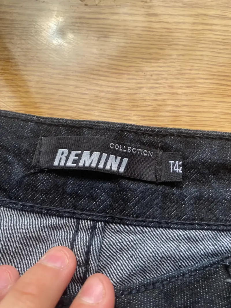 Jeans oscuros talla 42 - 2