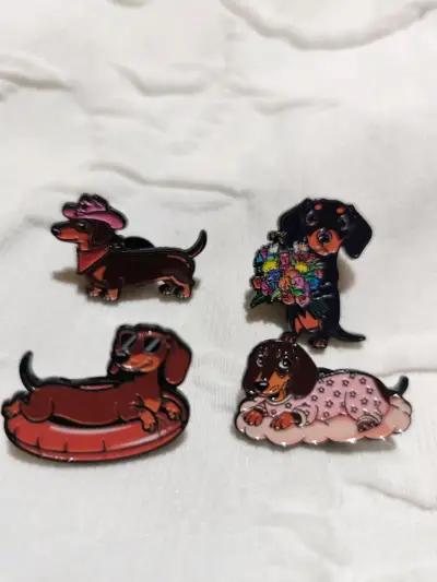 pines de colección variados - miniatura 4