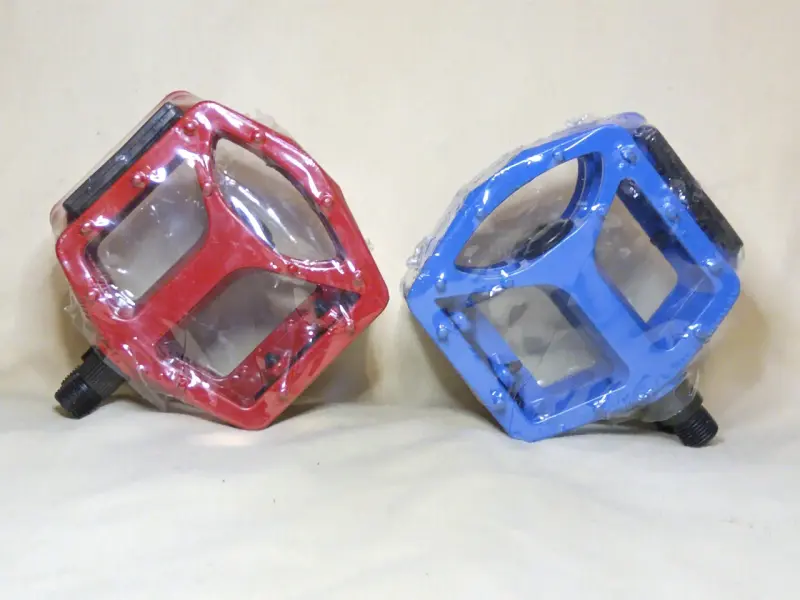 Pedales de bicicleta aluminio en colores NUEVOS - 1