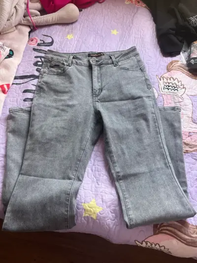 Jeans grises diseño moda - miniatura 1