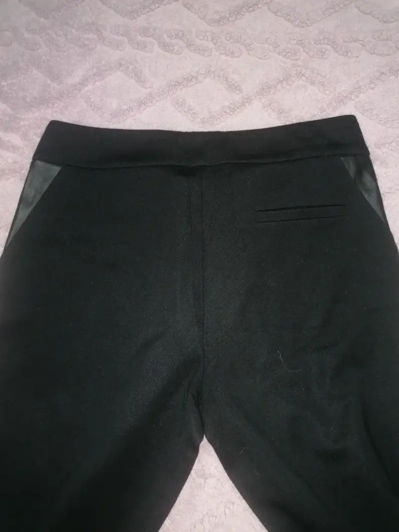 Leggings negros con tachas - 3
