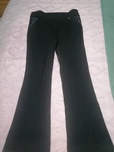 Leggings negros con tachas - miniatura 4