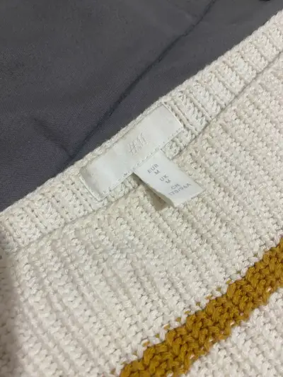 Suéter rayado blanco y amarillo - miniatura 2