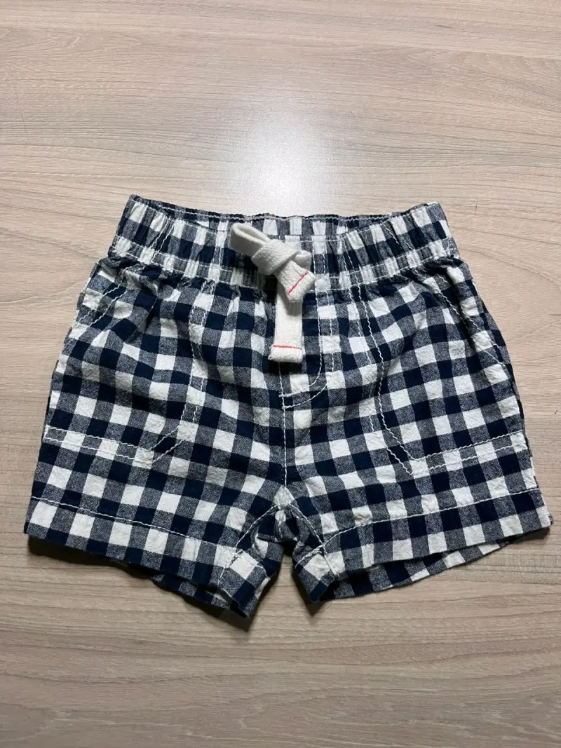 Shorts de cuadros azul y blanco
