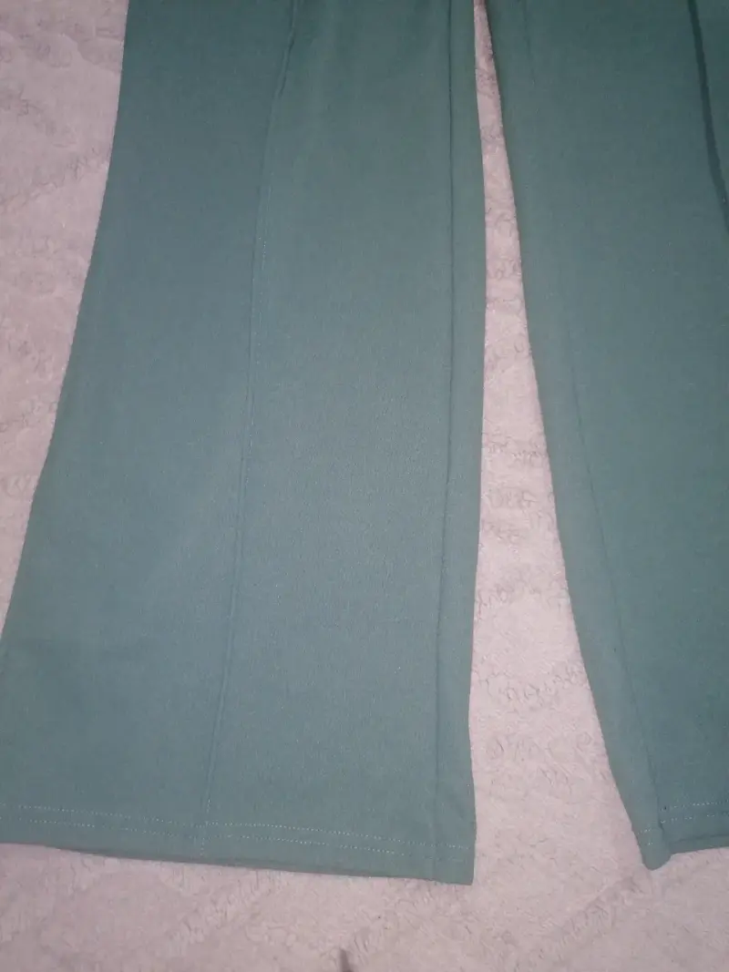 Pantalones verdes para mujer - 1