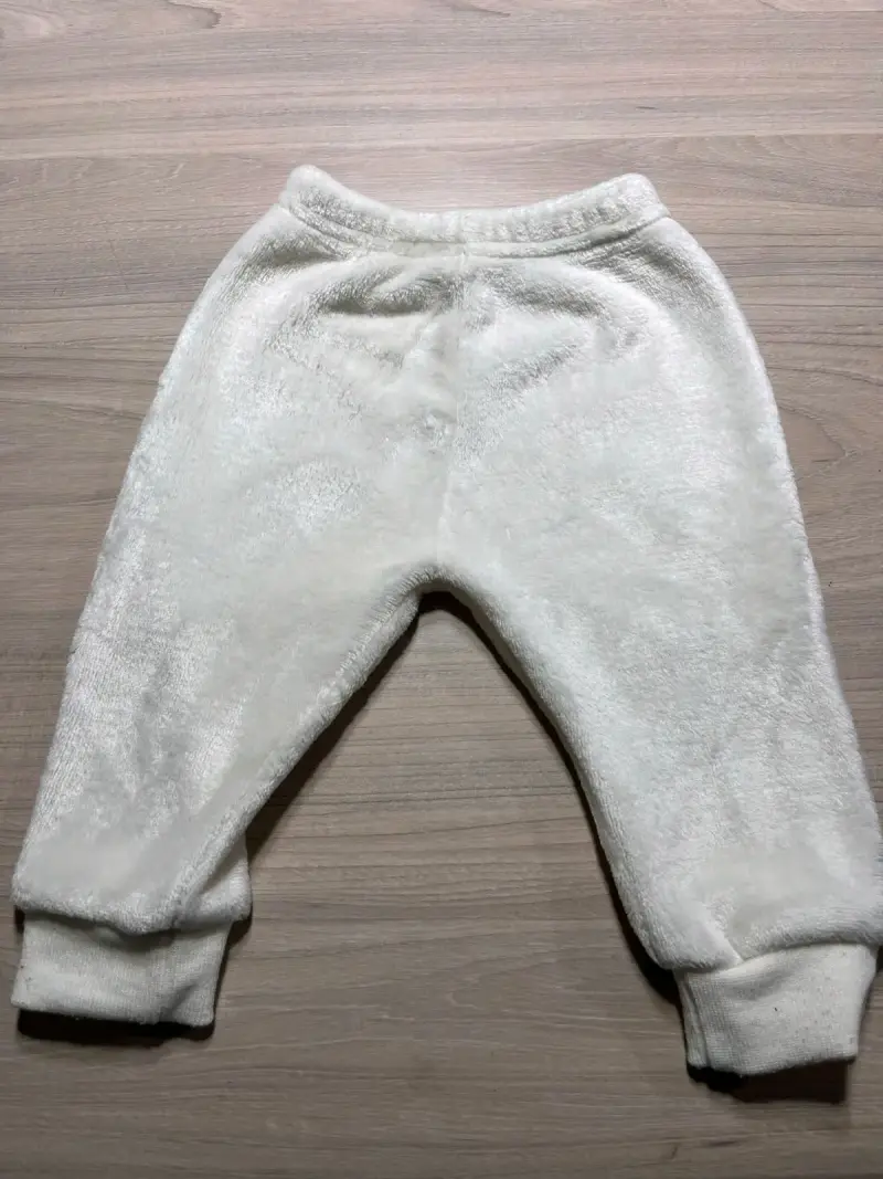 Pantalones de bebé blancos