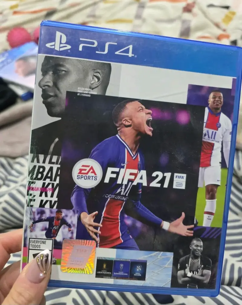 FIFA 21 PS4 en buen estado - 1