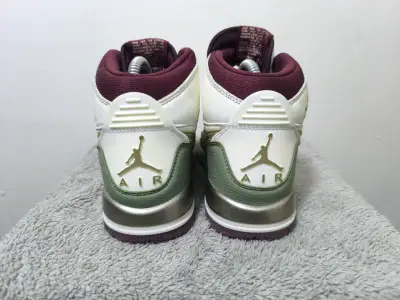 Zapatillas blancas Air Jordan talla 36 - miniatura 3