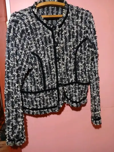 Chaqueta tejida blanco y negro - miniatura 3