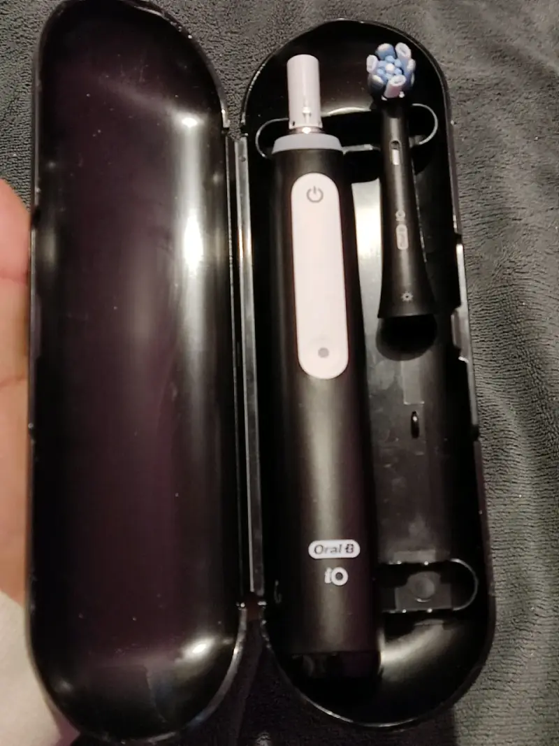 Cepillo eléctrico Oral-B iO - 1