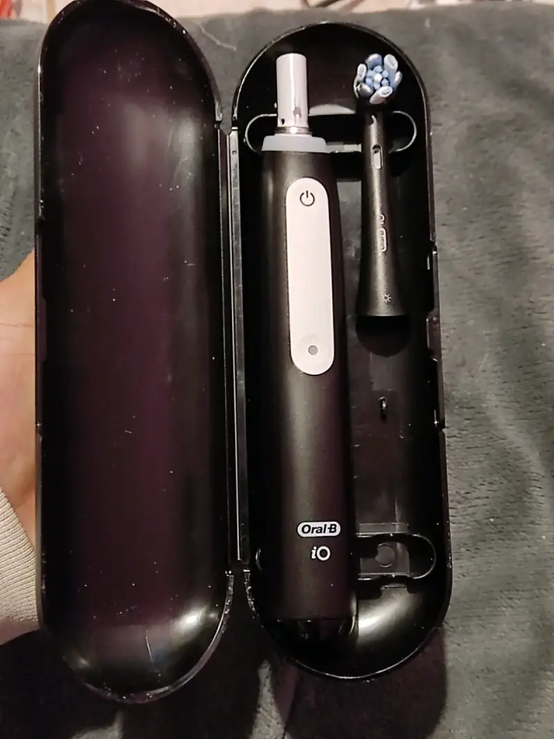 Cepillo eléctrico Oral-B iO - 2