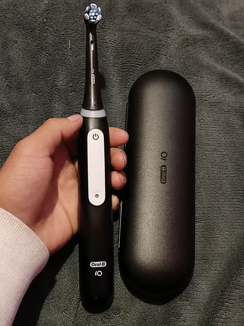 Cepillo eléctrico Oral-B iO - 3