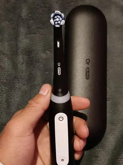 Cepillo eléctrico Oral-B iO - miniatura 4