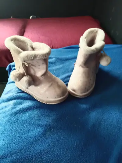 Botas de invierno rosadas - miniatura 1