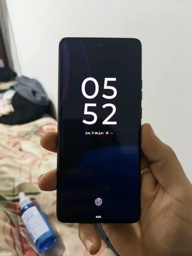 Smartphone moderno negro moto Edge 40 - 1